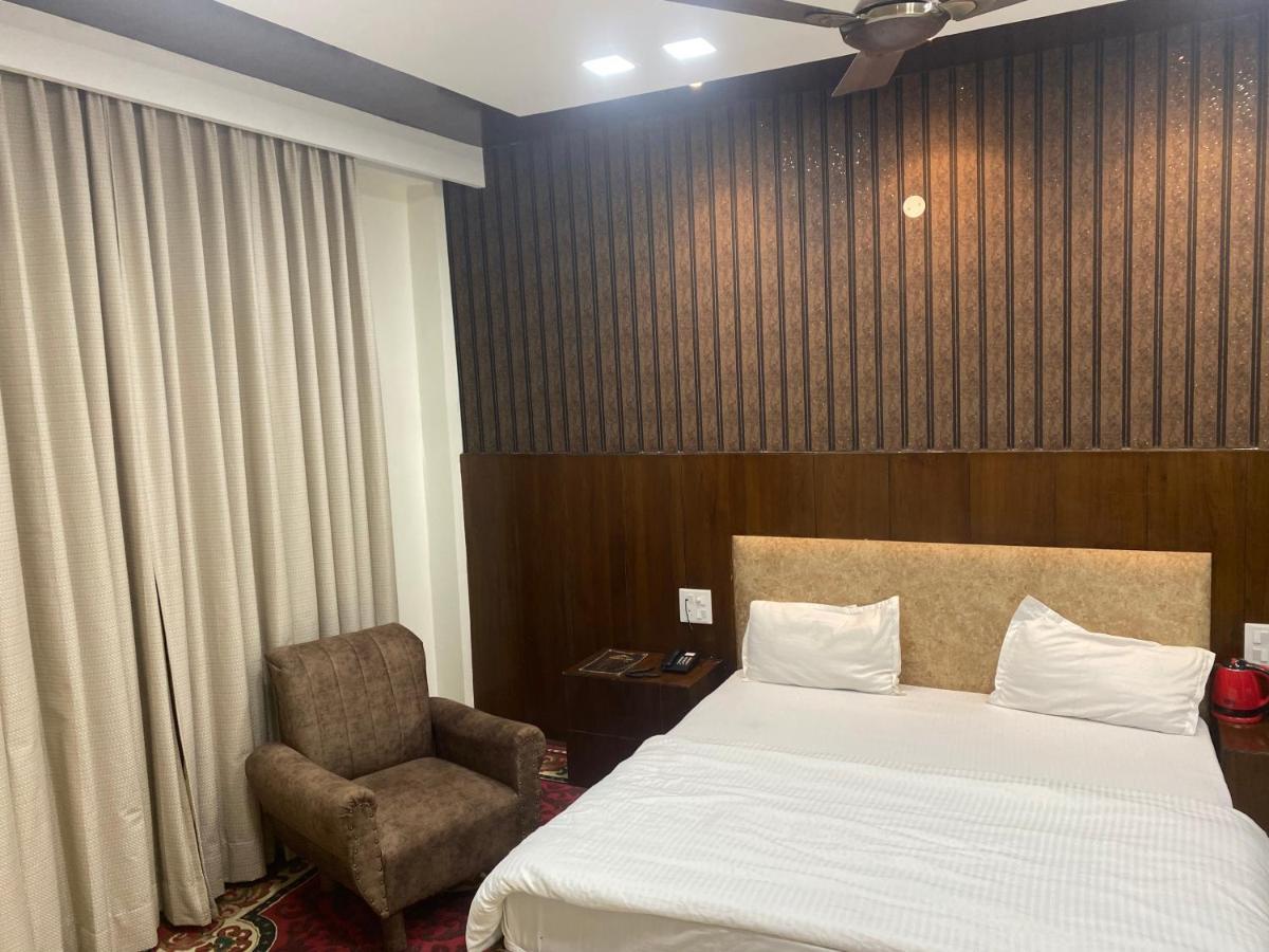 Hotel Temple View Inn Anandpur Sāhib Kültér fotó