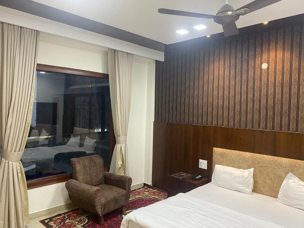 Hotel Temple View Inn Anandpur Sāhib Kültér fotó
