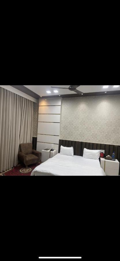 Hotel Temple View Inn Anandpur Sāhib Kültér fotó
