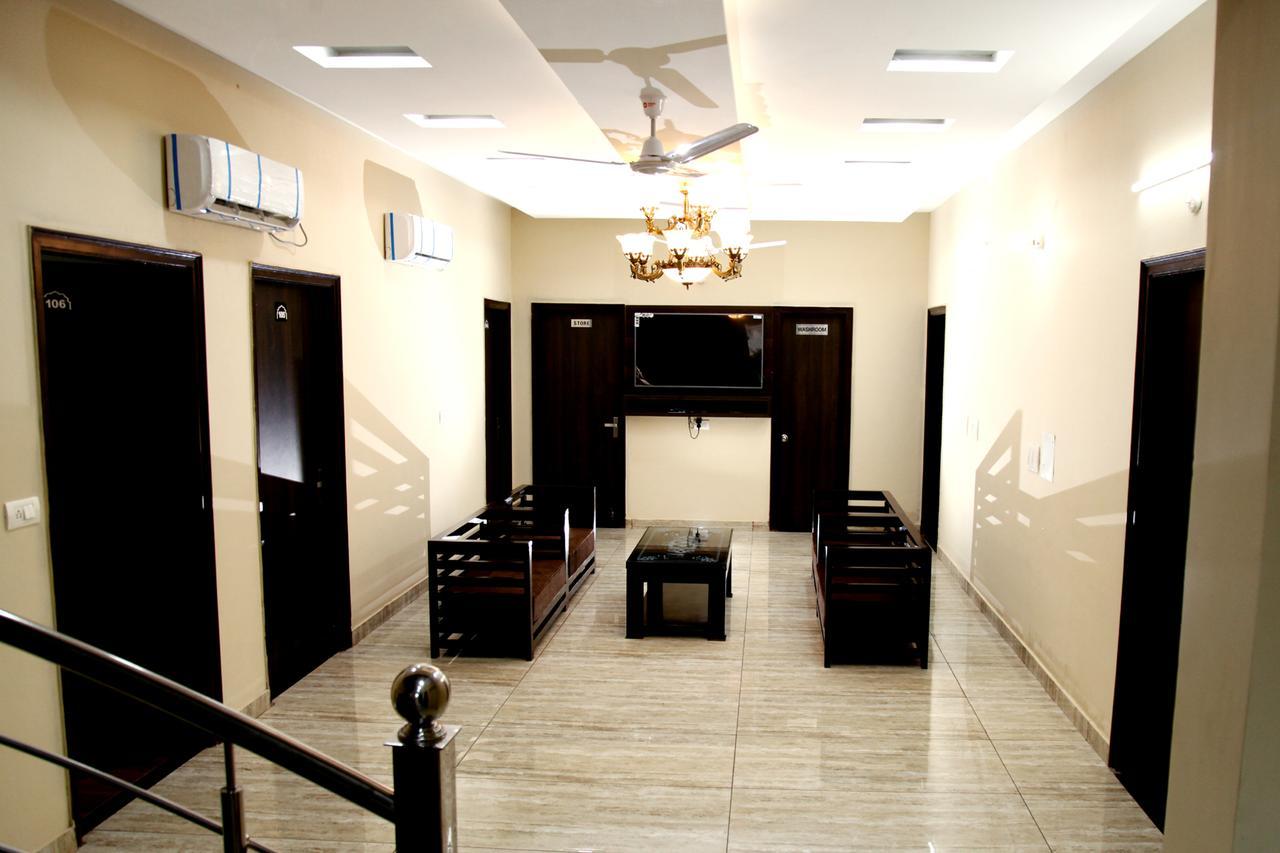 Hotel Temple View Inn Anandpur Sāhib Kültér fotó