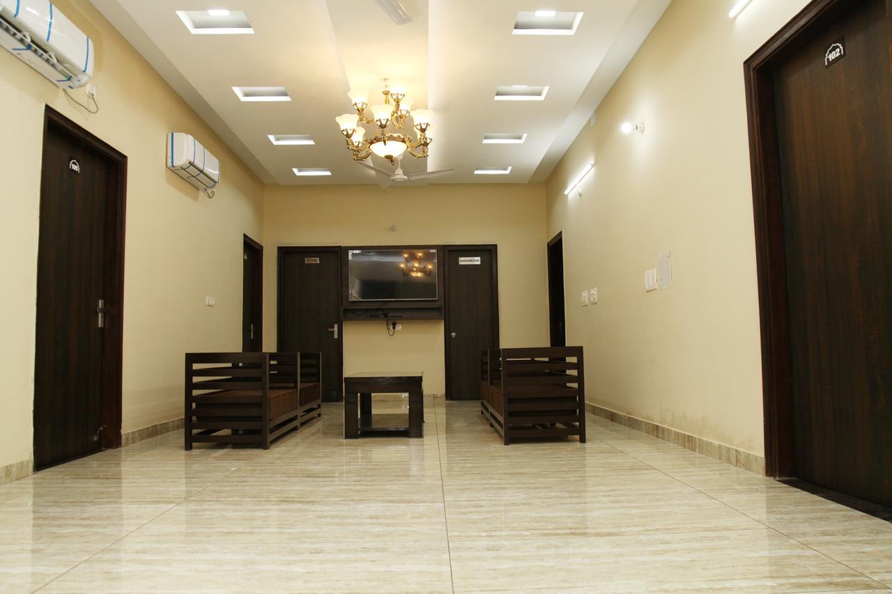 Hotel Temple View Inn Anandpur Sāhib Kültér fotó